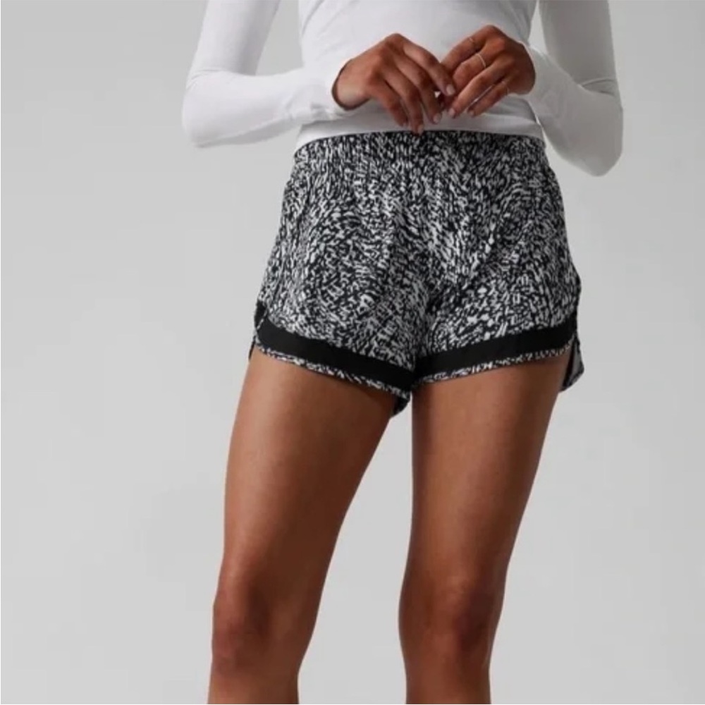 Athleta Printed Mesh Racer Run Short 4”